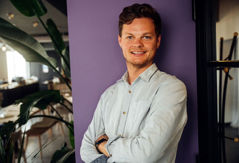 Portraitfoto von Phil Hackemann