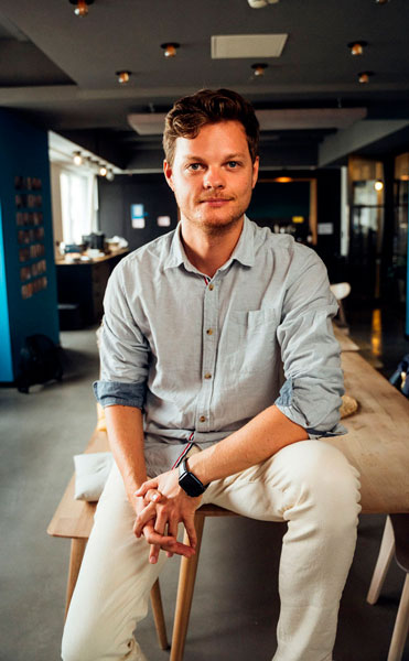 Portraitfoto von Phil Hackemann