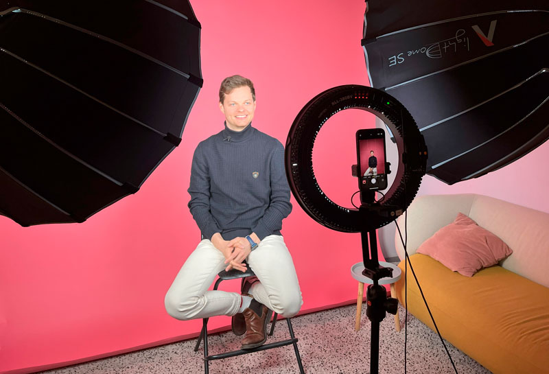 Phil Hackemann bei einem Fernsehauftritt